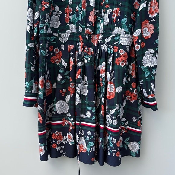 Tommy Hilfiger Urban Folklore Pleated Button Up Floral Dress - Picture 5 of 7